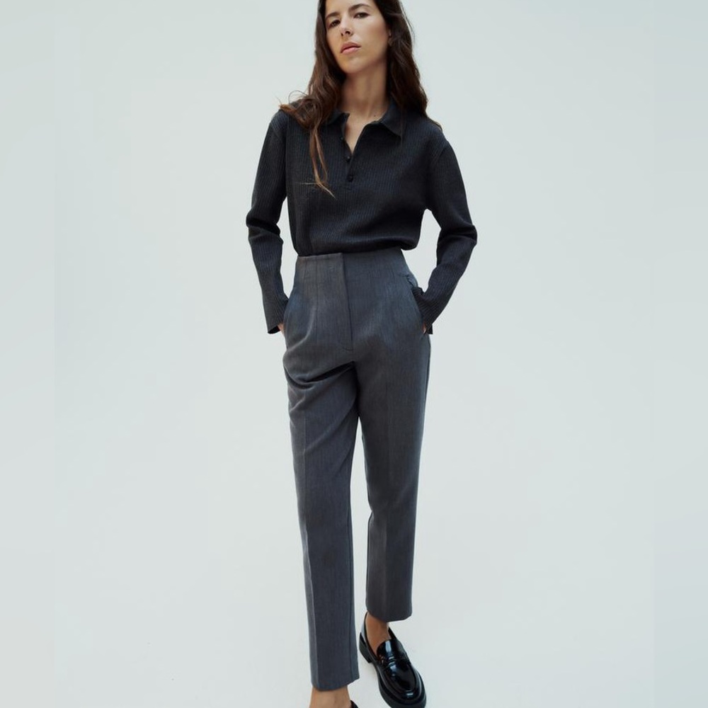 PANTS WITH A HIGH WAIST